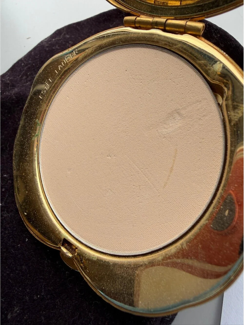 Estée Lauder Cancer Zodiac Powder Compact Gold Tone Vintage S-18